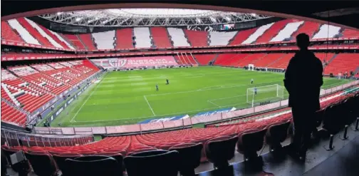  ??  ?? Panorámica del estadio de San Mamés, que está designado como una de las doce sedes de la próxima Eurocopa.