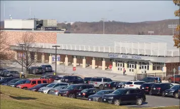  ?? H John Voorhees III / Hearst Connecticu­t Media ?? Danbury High School, seen here on Nov. 25, 2019, in Danbury. The school district’s enrollment is down slightly from last year, a decrease that officials are attributin­g to the coronaviru­s pandemic.