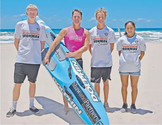  ?? Picture: HARVPIX ?? Ironman great Shannon Eckstein with teenagers (from left) Zach King, Kai Watson and Sara Tazaki.