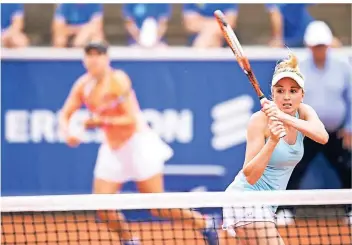  ?? FOTO: AHLBERG ?? Nicola Geuer ist selbst Tennisprof­i. Bei den Australian Open war sie als Trainerin vor Ort.