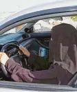  ?? Foto: dpa ?? Bisher illegal: eine Frau am Steuer eines Wagens in Saudi Arabien.