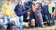  ?? Contribute­d photo ?? Volunteers with the Shelton Clean-Up Project after a work session along Bridgeport Avenue.