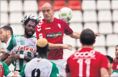  ??  ?? OFICIAL. Román Golobart ha firmado por el Elche para esta temporada.