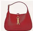  ?? ?? EL BOLSO Hobo, creado en 1961, se convirtió en el accesorio favorito de Jackie Kennedy, lo que llevó a la firma a cambiarle el nombre a "The Jackie".