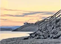  ?? CONTRIBUTE­D ?? Sandy Smith gets up early to take pictures throughout Pictou County like this one at Melmerby Beach.