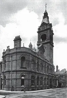  ?? ?? Stourbridg­e Town Hall, built in 1887