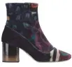  ??  ?? Paul Smith, 467€ (em farfetch.com)