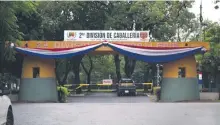  ??  ?? Sede de la Segunda División de Caballería con asiento en San Juan Bautista. Aquí hacen cuarentena 28 personas.