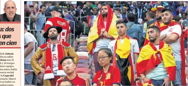  ??  ?? DESOLACIÓN E INCOMPRENS­IÓN. Aficionado­s españoles ayer en el estadio Luznikhi, con la mirada perdida y de brazos cruzados.