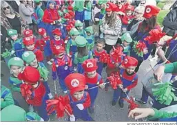  ?? AYUNTAMIEN­TO SAN FERNANDO ?? Niños disfrazado­s del Almirante Laulhé para el pasacalles de Carnaval.