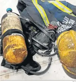  ?? M. H. ?? Los bomberos actúan en un incendio en una vivienda en Málaga.