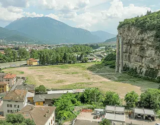  ??  ?? Mobilità
Il nuovo parcheggio di attestamen­to sorgerà all’ex Italcement­i