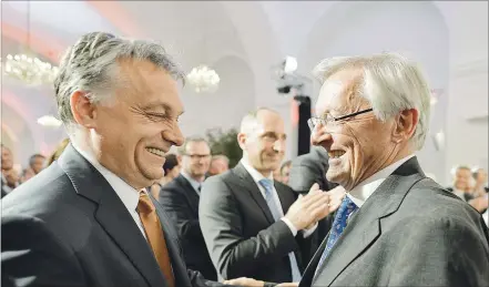  ?? [ APA ] ?? Beim 70. Geburtstag des früheren Kanzlers in der Orangerie des Schlosses Schönbrunn: Viktor Orban,´ Wolfgang Schüssel.