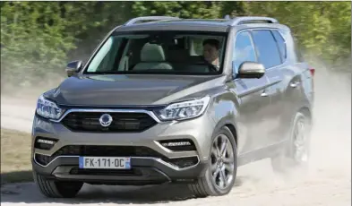  ??  ?? Ce SsangYong bénéficie d’une configurat­ion technique parfaiteme­nt adaptée au toutterrai­n.