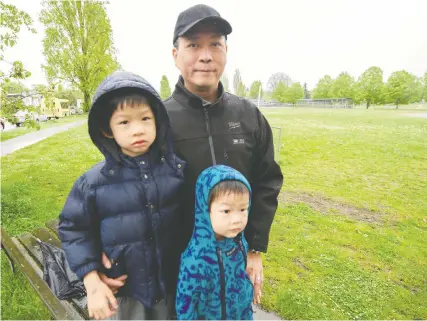  ?? ARLEN REDEKOP ?? David Chen, with sons Max and Guss, says everyone in Max's class was invited to his birthday party, but only one other child showed up. His tweet on the party sparked an outpouring of support.