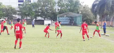  ??  ?? PASUKAN Sabah sedang menjalani latihan di Negeri Sembilan kelmarin.