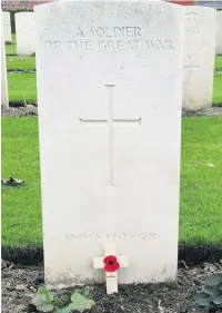  ??  ?? Grave of an unknown solider at Vlamerting­he Military Cemetery