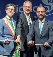  ??  ?? Il sindaco Nardella, il presidente di Didacta Germania Theodor Niehaus e il ministro Lorenzo Fioramonti