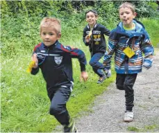  ?? FOTO: ARNO MÖHL ?? Sportlich, sportlich: Wenn es um die gute Sache geht, darf’s auch mal eine Runde mehr sein.