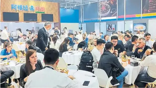  ?? GENTILEZA IPCVA ?? SIAL 2023. El restaurant­e del IPCVA en Shangái sirvió 500 bifes de cortes argentinos por día. China concentra el 75% de los envíos de carne argentina.