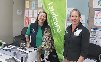  ?? ?? Above: Landcare’s Caroline Hammond and Jo Kurpershoe­k.
Left: Bianca Pezutto from GCASA was on hand to provide advice and support.