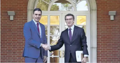  ?? Photo: Moncloa ?? Pedro Sánchez with Alberto Nuñez Feijóo