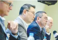  ?? ADIB RAWI YAHYA/ THESUN ?? Jeffri (second from right) during the media briefing on Sime Darby’s first quarter results in Petaling Jaya yesterday.