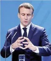  ?? LaPresse ?? Macron e la piazzaIl leader di En Marche!. Sopra, scontri a Parigi
