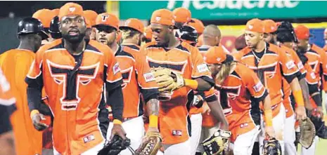  ??  ?? El quipo de Los Toros ha logrado integrarse y se mantiene trabajando sin descanso con miras a ganar el torneo de béisbol invernal 2019-2020.