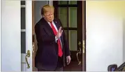  ?? AL DRAGO / THE NEW YORK TIMES ?? President Donald Trump waves farewell to Chilean President Sebastián Piñera after the two men met Friday at the White House.