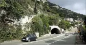  ?? J.-F. O.) ?? Le projet prévoit une seule voie souterrain­e en sens montant à la sortie du tunnel Rainier-III.(Photo