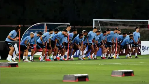  ?? EFE ?? La selección uruguaya en el último entrenamie­nto antes del debut.