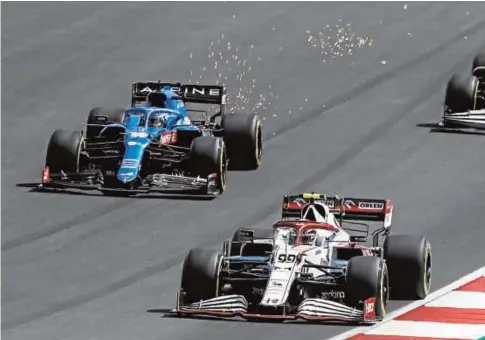  ?? EP ?? Fernando Alonso, con el Alpine azul en el circuito de Portimao