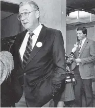  ?? RICHARDMAR­JAN/The StarPhoeni­x ?? An historical picture of Cliff Wright taken at city hall during
an election on October 24, 1985.