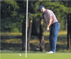  ?? ERIC SUCAR, USA TODAY SPORTS ?? “I kept getting frustrated,” says Jordan Spieth, watching his putt on the 13th hole during the second round of The Barclays.