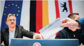  ?? Foto: Christoph Soeder/dpa ?? Wegen zahlreiche­r Pannen muss die Bundestags­wahl 2021 in Berlin nach Entscheid des Bundesverf­assungsger­ichts teilweise wiederholt werden.