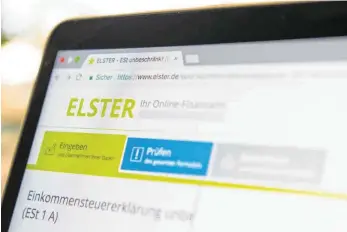  ?? FOTO: ROBERT GÜNTHER/DPA ?? Bildschirm mit dem digitalen Steuerprog­ramm Elster: Für einfach gelagerte Steuerfäll­e empfiehlt sich das System, das die Finanzämte­r kostenlos zur Verfügung stellen.