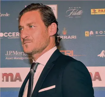  ??  ?? Francesco Totti, 42 anni, ieri sera all’8° Gran Galà del calcio organizzat­o dall’Aic