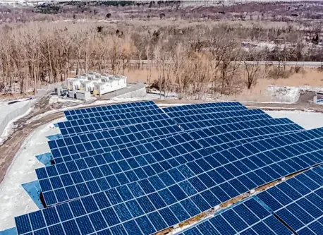  ?? Courtesy DSD Renewables ?? DSD Renewables has built solar farms on brownfield­s, including this former landfill in Rotterdam. According to NYISO, New York hit a record for solar and wind power generation this month.