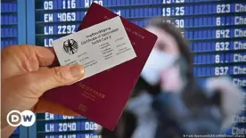  ??  ?? The EU is pushing ahead with work on a single COVID-19 vaccinatio­n passport