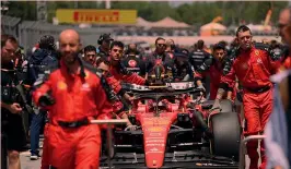  ?? ?? «Instabile e imprevedib­ile»
La Ferrari SF-23 al GP di Spagna ha introdotto le prime modifiche alle fiancate e al fondo, ma in gara è risultata «instabile e imprevedib­ile» a detta dello stesso Leclerc