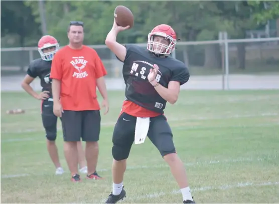  ?? WORSOM ROBINSON/FOR THE SUN-TIMES ?? Senior quarterbac­k Cole Dow has guided Maine South to five consecutiv­e victories since a loss to Barrington in Week 3.