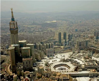  ?? Reuters ?? General view shows faithful as they pray at the Grand Mosque during the annual Haj pilgrimage in the holy city of Makkah. —