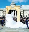  ??  ?? L’arco a Trafalgar Square