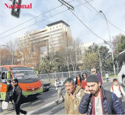  ?? FOTO: DEDVI MISSENE ?? frontis del Congreso visto desde la avenida Pedro Montt.