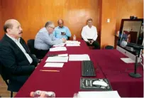  ?? ?? El alcalde de Iztacalco, Armando Quintero, durante su comparecen­cia a diputados; la caída de las hermanas a una coladera salió a relucir.