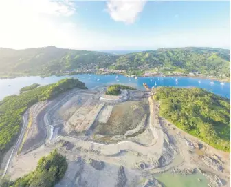  ??  ?? Aerial photo of the constructi­on progress Nawi Island as of September 2019