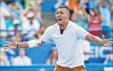  ??  ?? CELEBRACIÓ­N. Nick Kyrgios, tras batir a Medvedev en la final del ATP 500 de Washington.