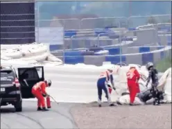  ??  ?? Maverick Viñales sufrió un espectacul­ar accidente en Austria.