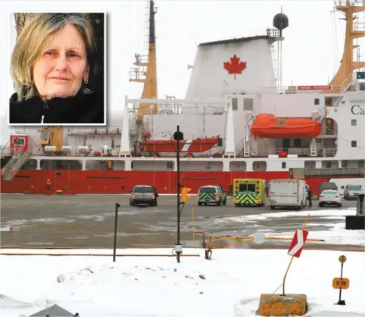  ?? PHOTOS MARC VALLIRES, AGENCE QMI ET COURTOISIE, SPVQ ?? Un corps a été repêché hier par la Garde côtière près de Cap-rouge. Il s’agit probableme­nt de Mme Fabienne Somon (en mortaise) mère de Marion Rigaut, la touriste française qui a perdu la vie dans un accident de motoneige la semaine passée à Lac-beauport.